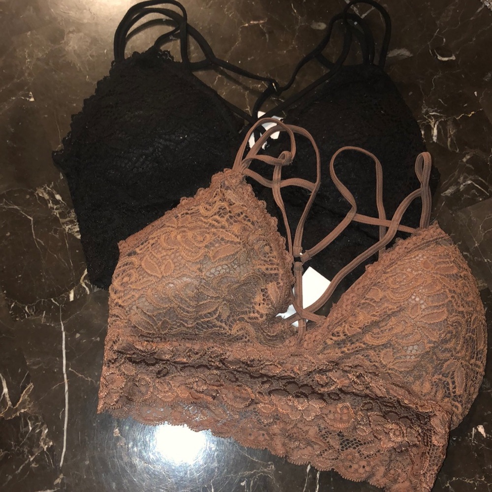 2 bralettes
